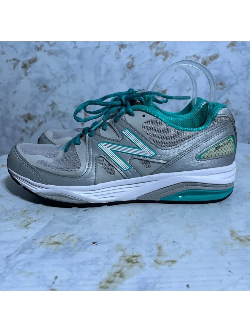 New Balance midfoot heel